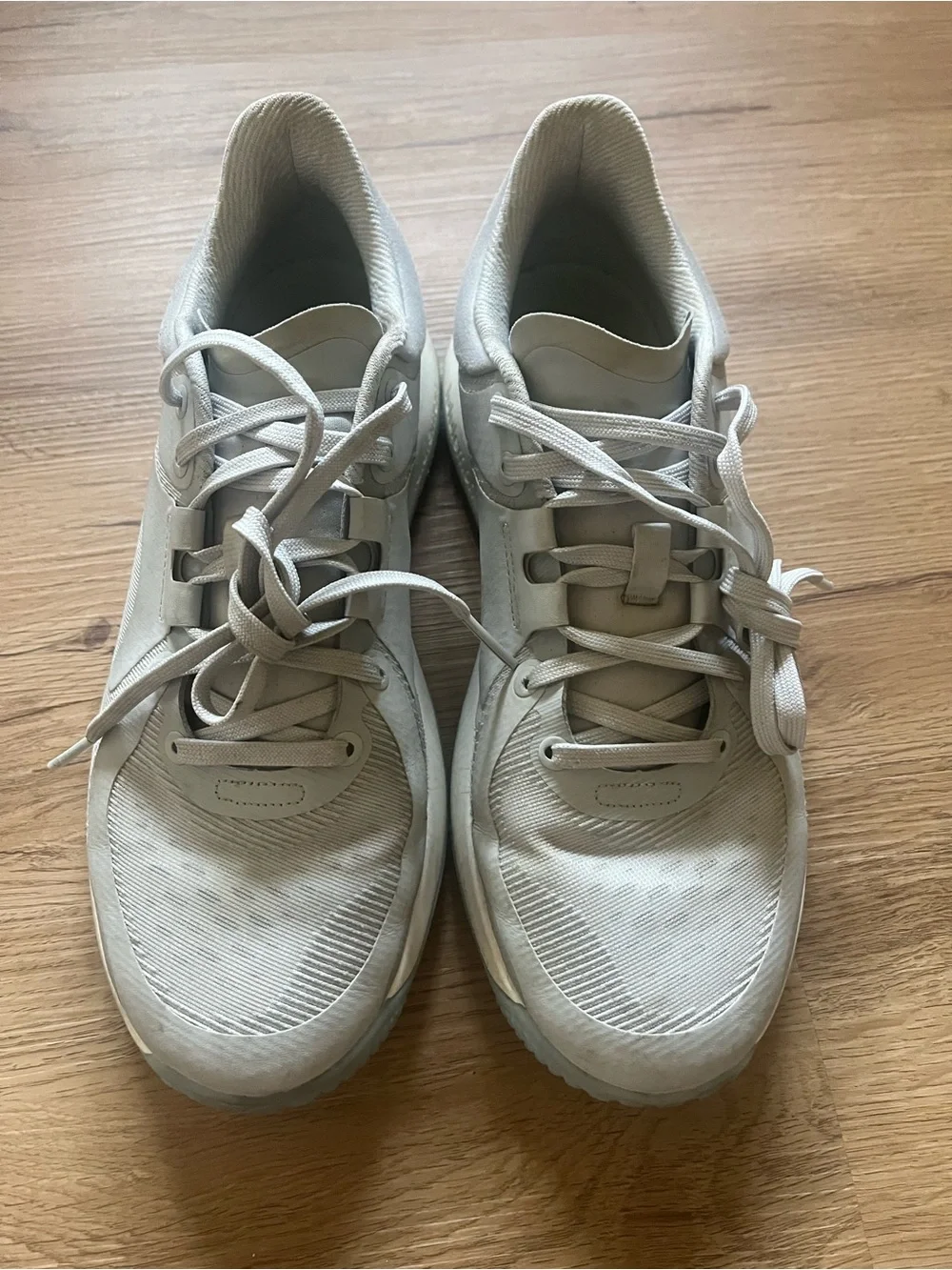 Lululemon Women's Strongfeel shoe